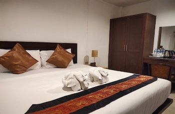 lanta nice beach resort