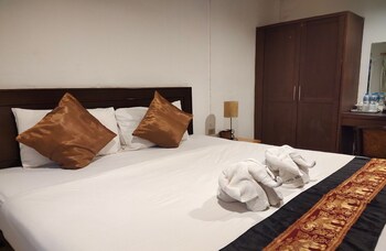 lanta nice beach resort