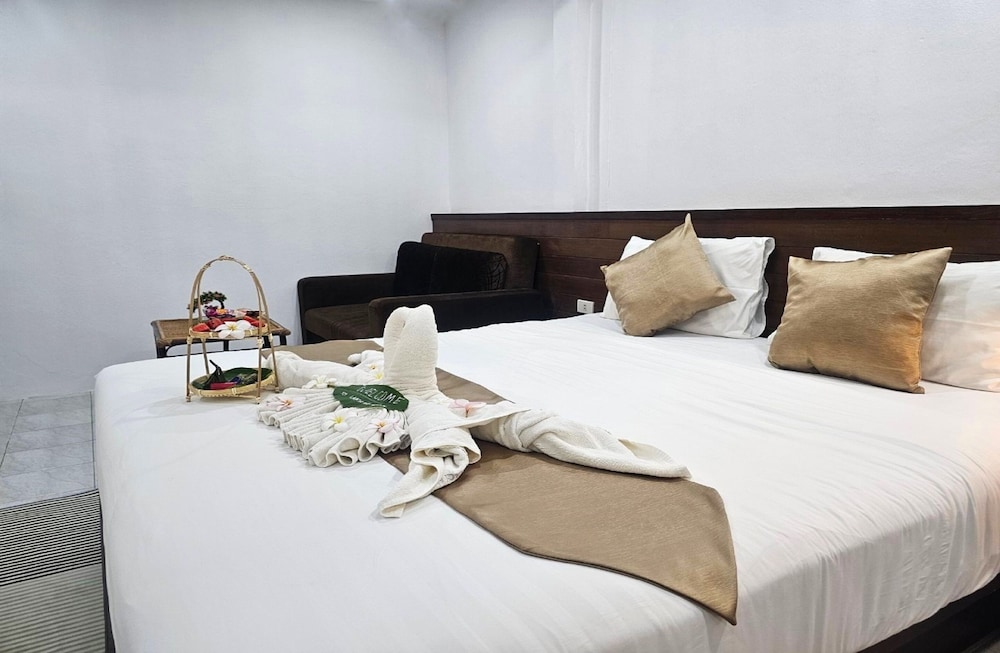 lanta nice beach resort