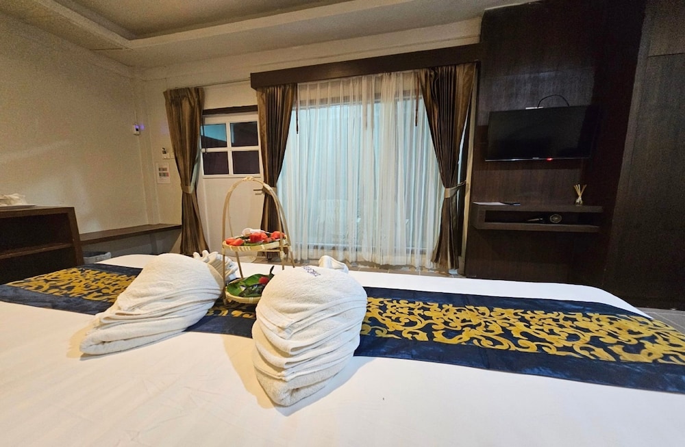 lanta nice beach resort