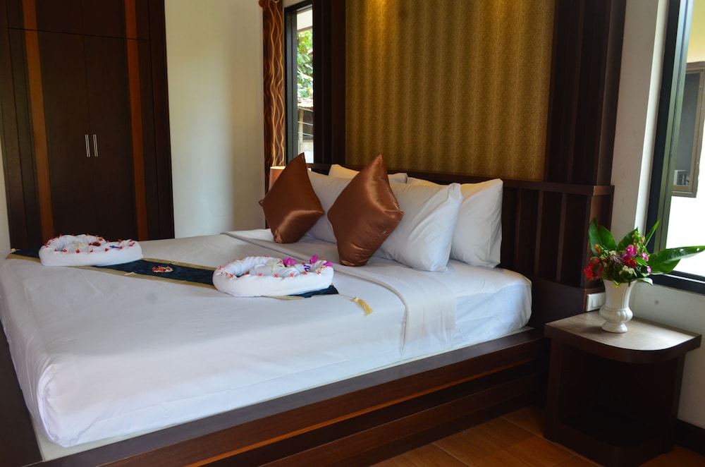 lanta nice beach resort