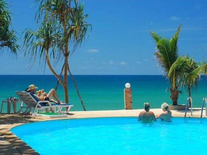 lanta nice beach resort