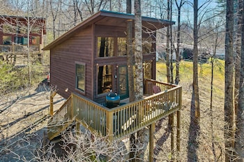 Rivers Edge Treehouses,195 Old U.S. 129,2 star