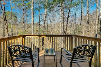 Rivers Edge Treehouses,195 Old U.S. 129,2 star