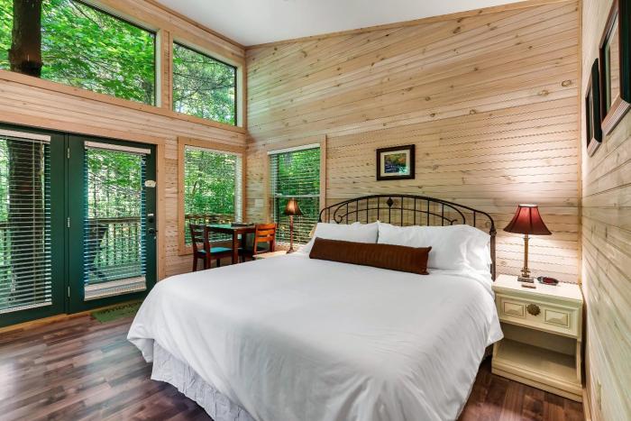 rivers edge treehouses