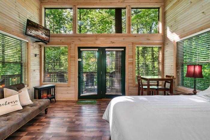 rivers edge treehouses