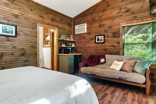 rivers edge treehouses