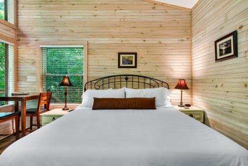 rivers edge treehouses