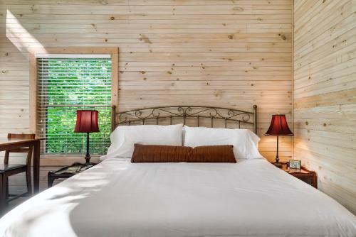 rivers edge treehouses