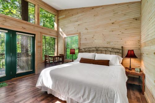 rivers edge treehouses