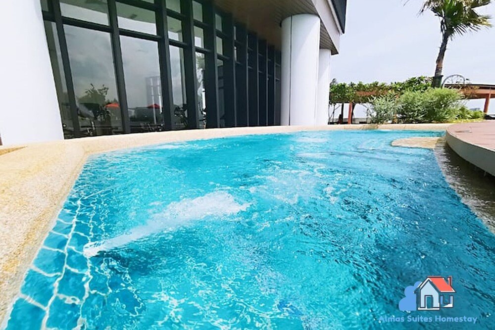 almas suites puteri harbour