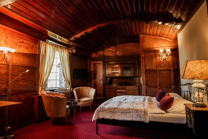 hotel and garden u holubu