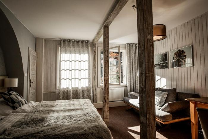 hotel and garden u holubu