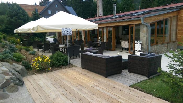 hotel and garden u holubu