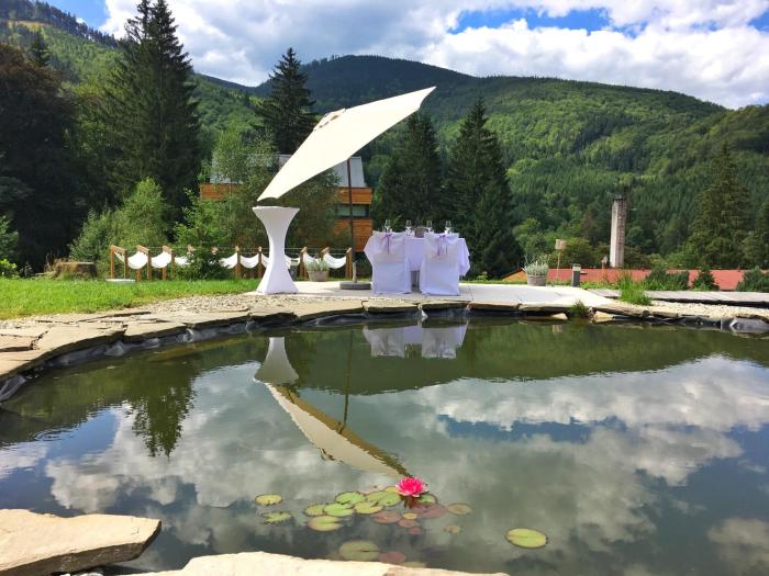 hotel and garden u holubu