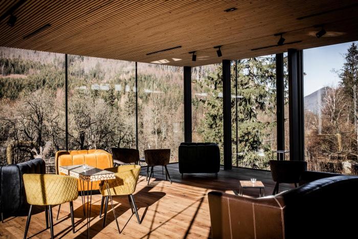 hotel and garden u holubu