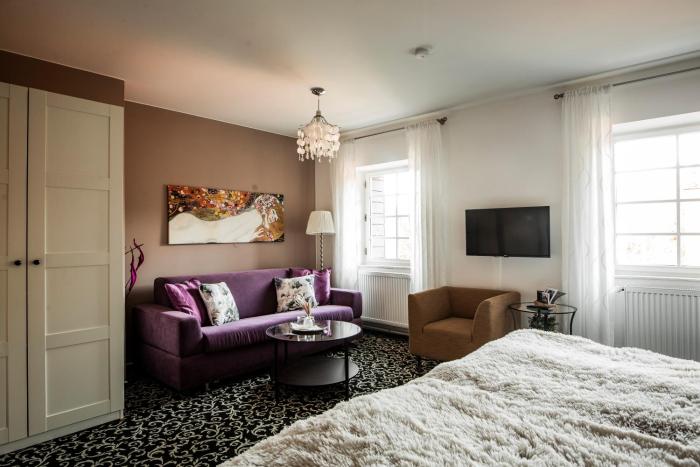 hotel and garden u holubu