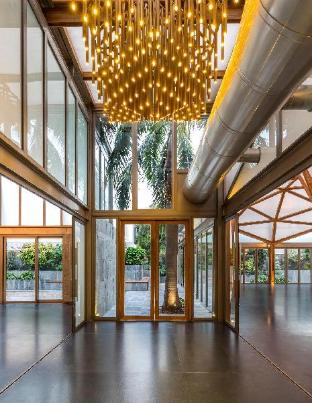 hotel crystal palace