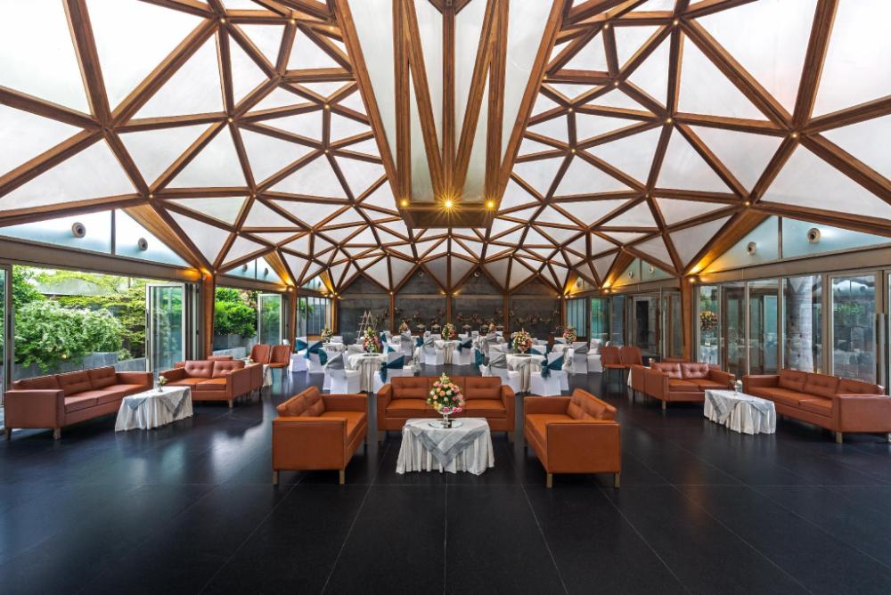 hotel crystal palace