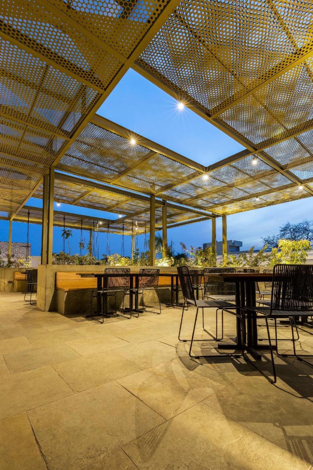 hotel crystal palace