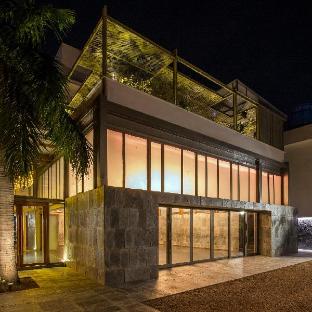 hotel crystal palace