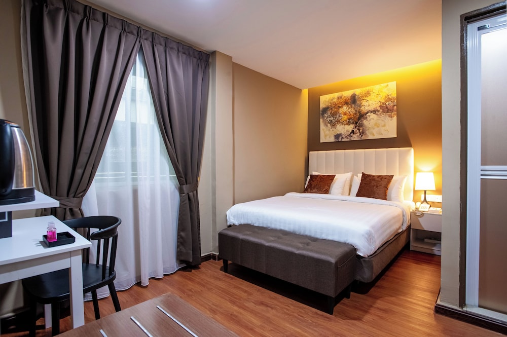 raissa boutique hotel