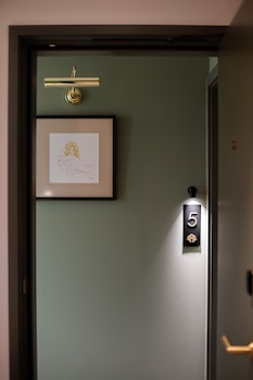 the sarah by urban rest