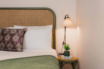 the sarah by urban rest