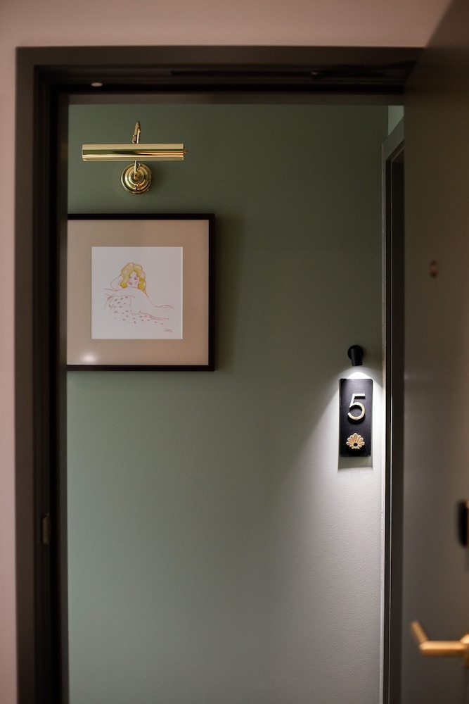 the sarah by urban rest