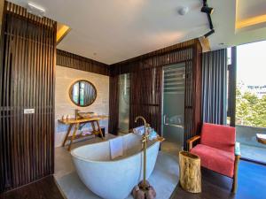 minawa kenhga resort and spa ninh binh