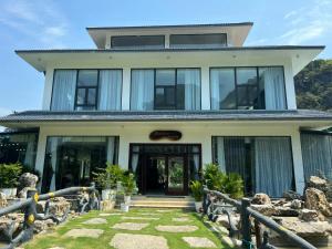 minawa kenhga resort and spa ninh binh