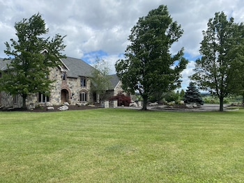 chestnuthill countryside manor