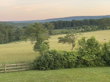 chestnuthill countryside manor