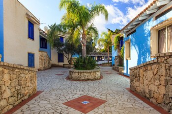 borgo marino aparthotel