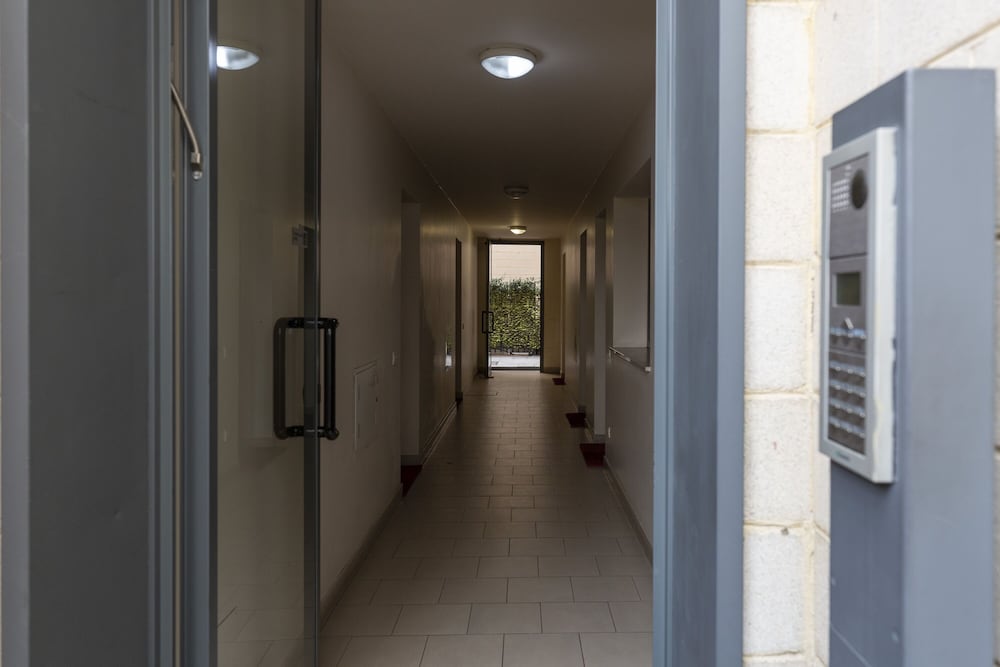 notami salomone mecenate district