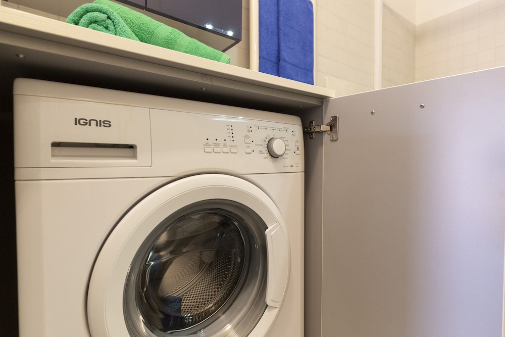 notami salomone mecenate district