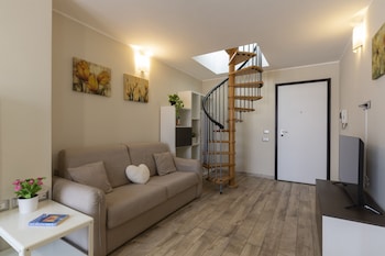 notami salomone mecenate district