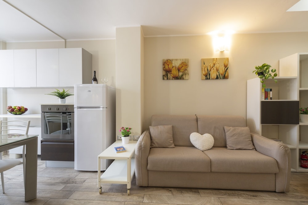 notami salomone mecenate district