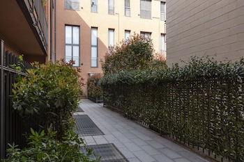 notami salomone mecenate district