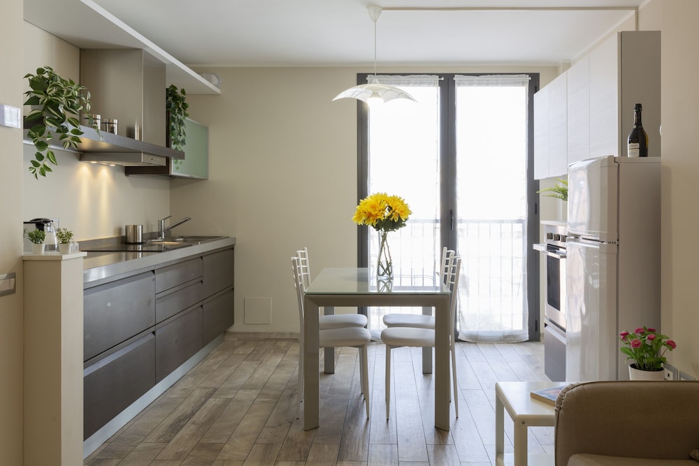 notami salomone mecenate district