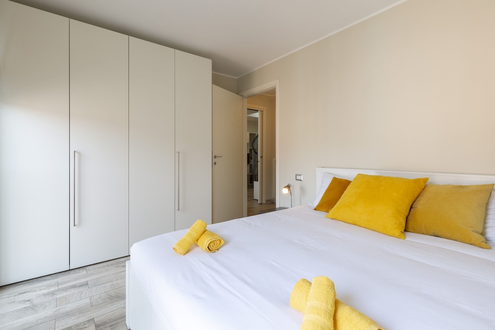 notami salomone mecenate district