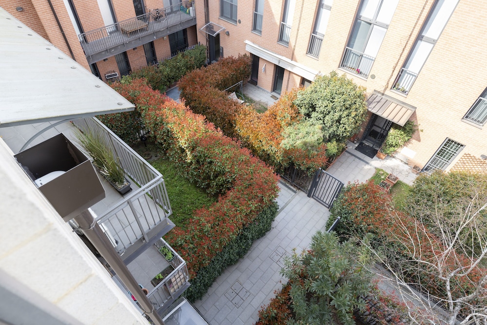 notami salomone mecenate district