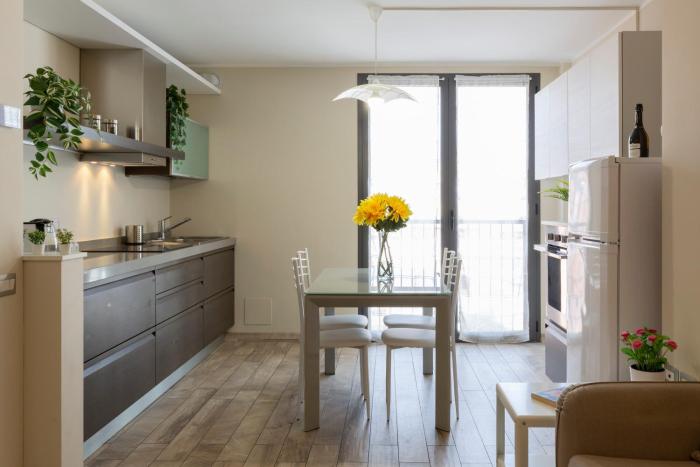 notami salomone mecenate district