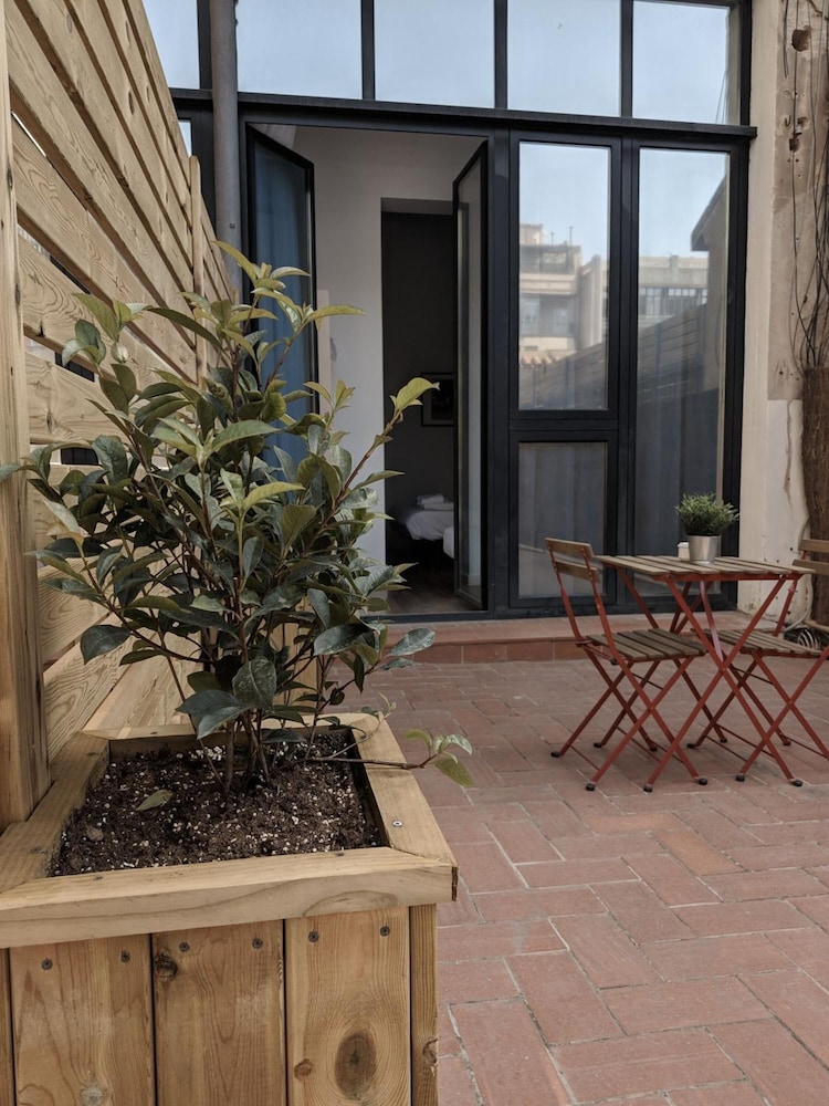 hostal natura barcelona adults only