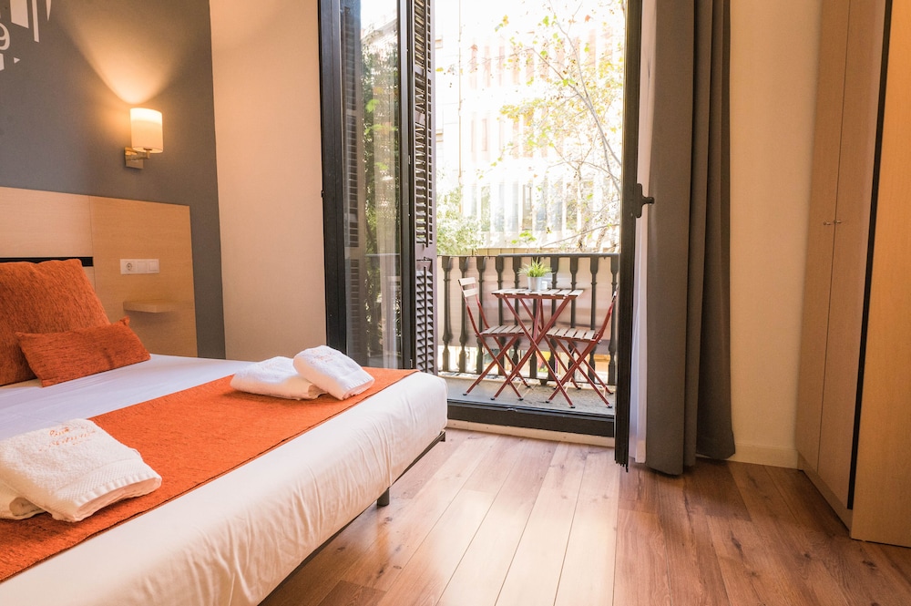 hostal natura barcelona adults only