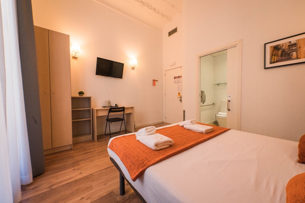 hostal natura barcelona adults only