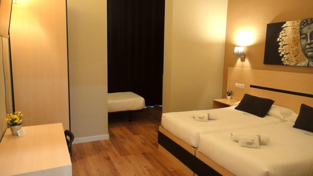 hostal natura barcelona adults only