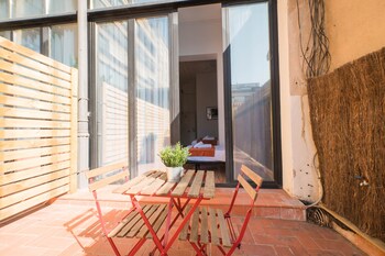 hostal natura barcelona adults only