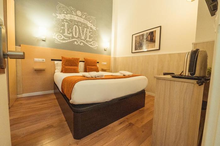 hostal natura barcelona adults only