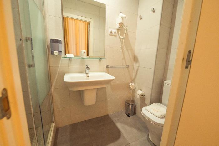 hostal natura barcelona adults only